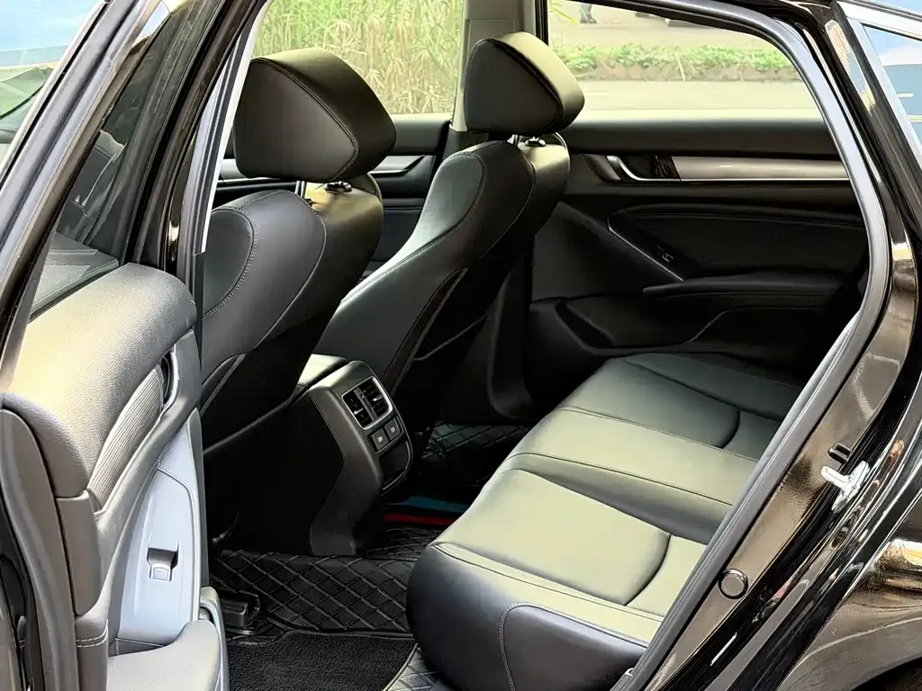 Honda Accord — фото 4