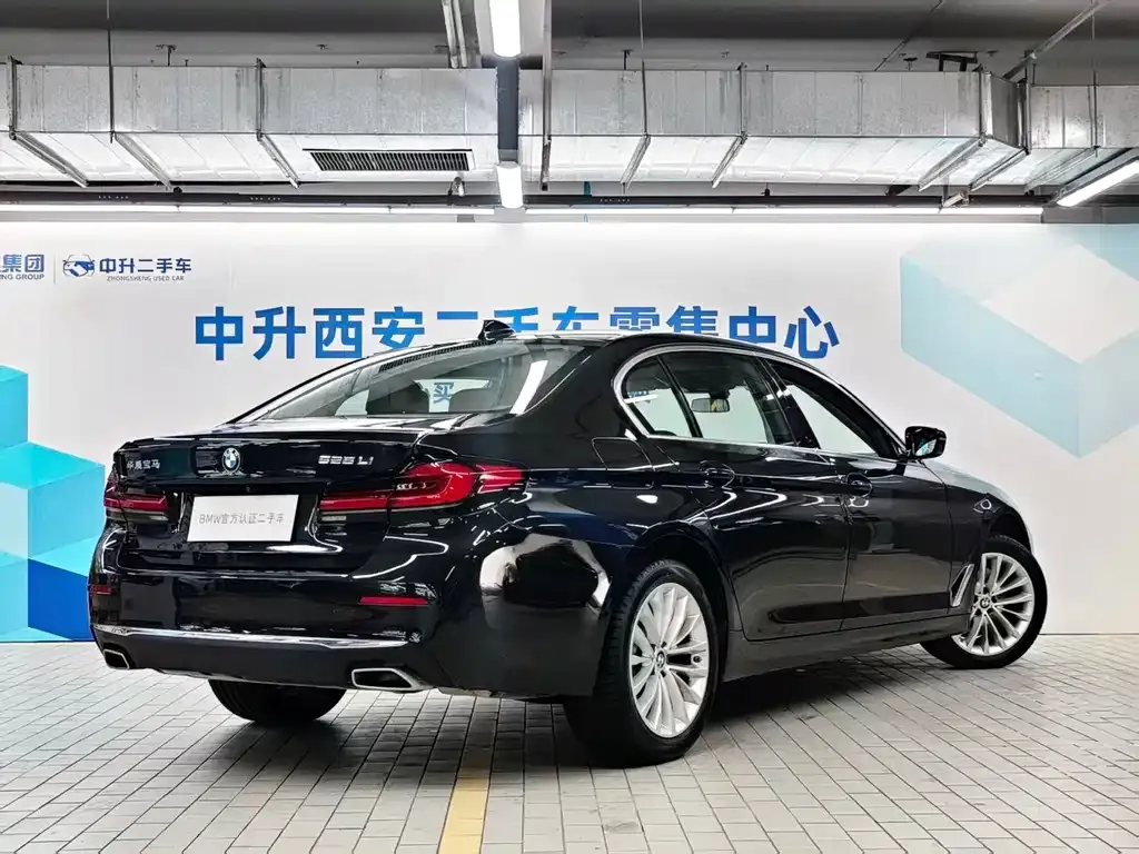 BMW 5 Series — фото 5