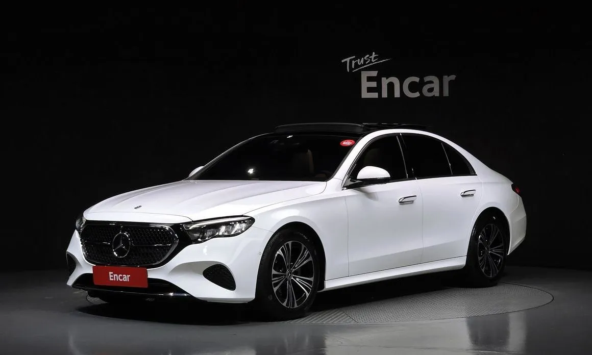 Mercedes-Benz E-Class — фото 1