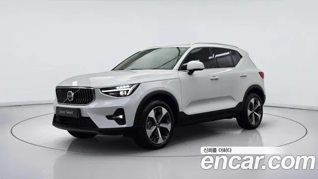 Volvo XC40 — фото 1