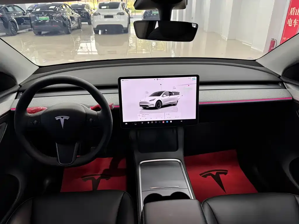 Tesla Model Y — фото 4