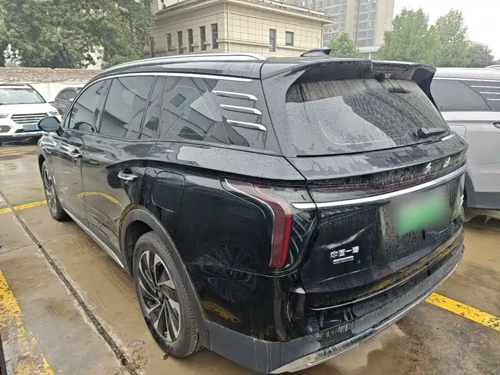 Hongqi HS7 PHEV — фото 8
