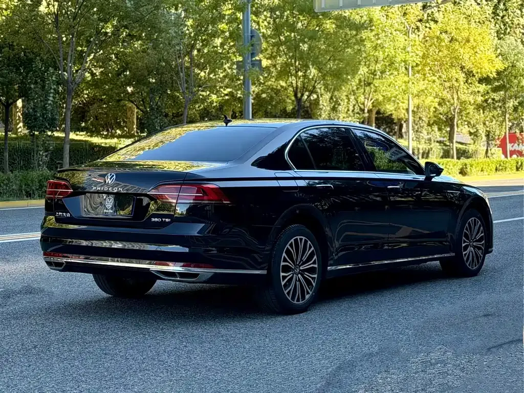 Volkswagen Phideon — фото 7