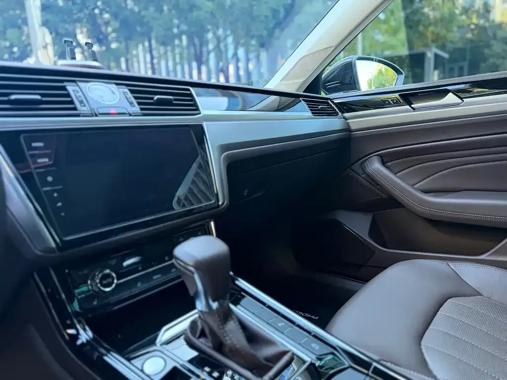 Volkswagen Phideon — фото 5