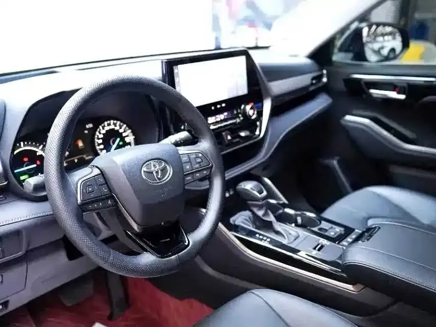 Toyota Highlander — фото 3
