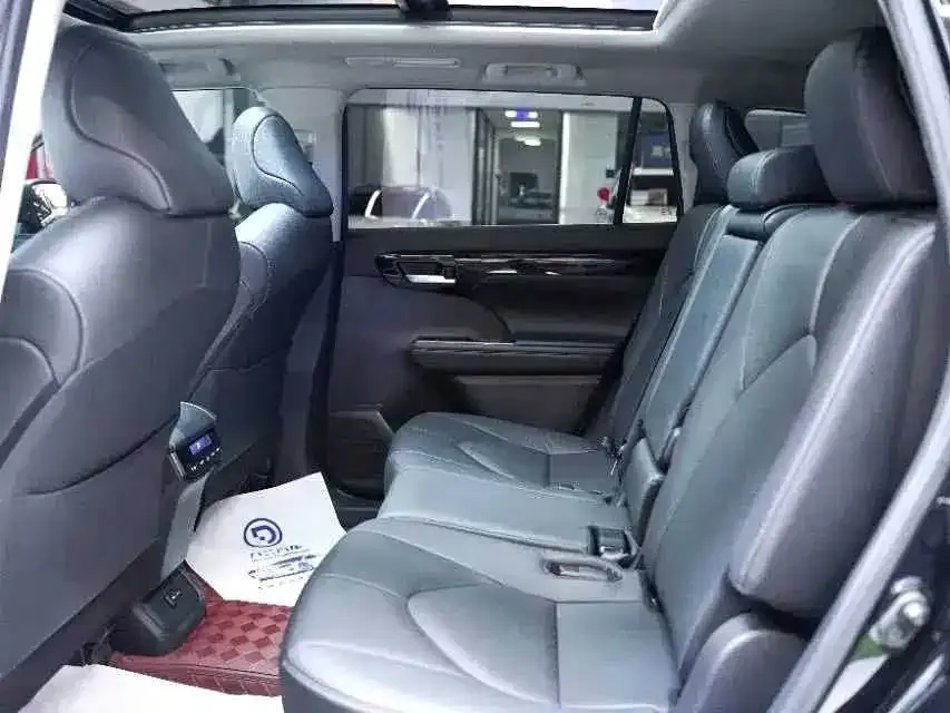 Toyota Highlander — фото 4