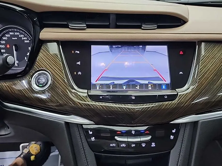 Cadillac XT6 — фото 4