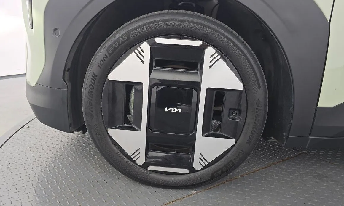 Kia EV3 — фото 8