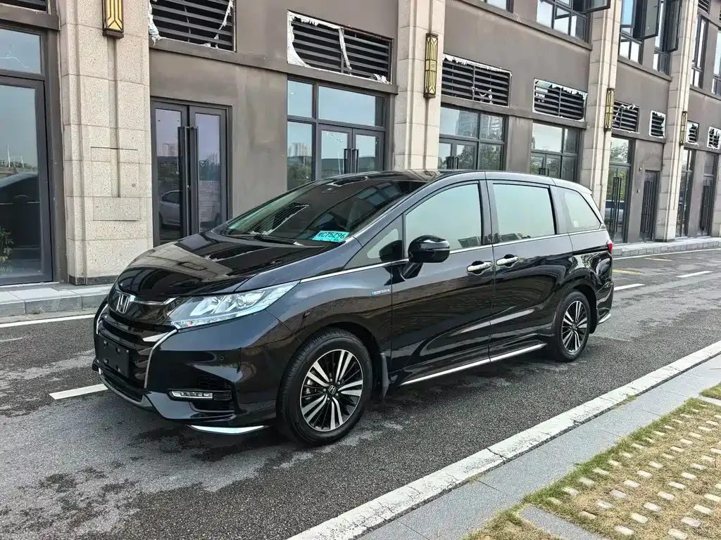 Honda Odyssey — фото 1