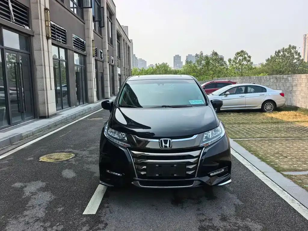 Honda Odyssey — фото 10