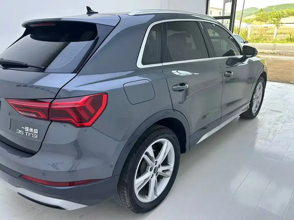 Audi Q3 — фото 10