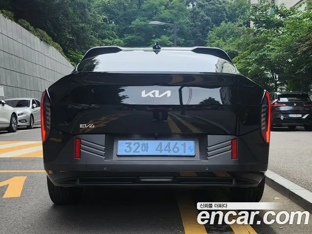 Kia EV4 — фото 7