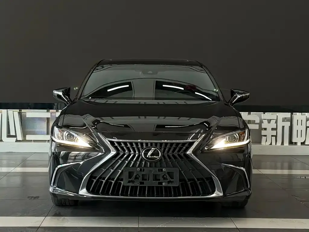 Lexus ES — фото 9