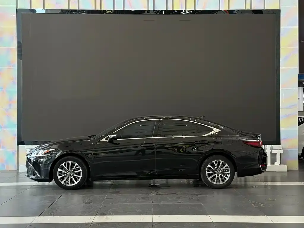 Lexus ES — фото 4