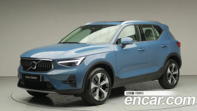 Volvo XC40 — фото 1