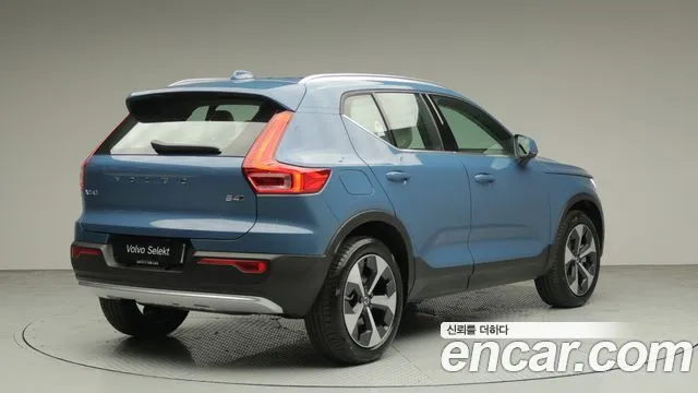 Volvo XC40 — фото 3