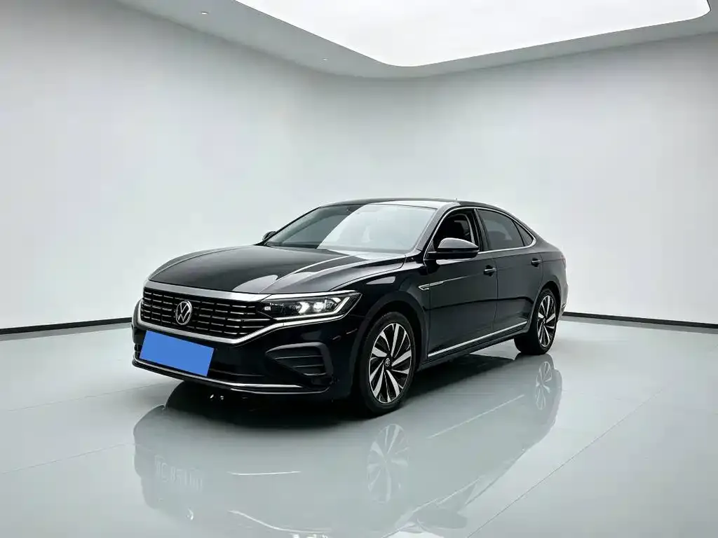 Volkswagen Passat — фото 1