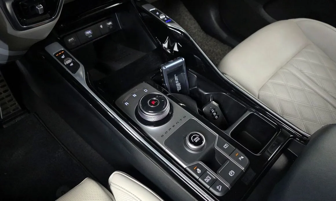 Kia Sorento — фото 10