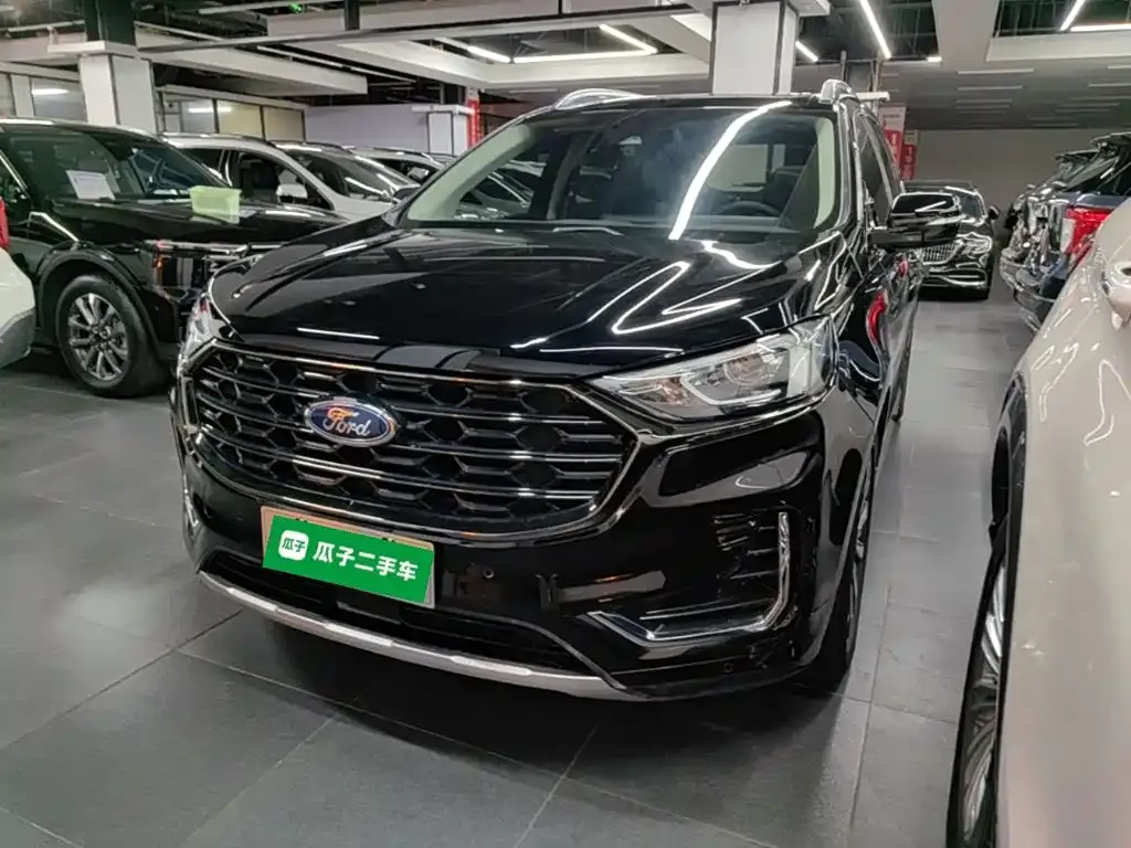 Ford Edge — фото 1