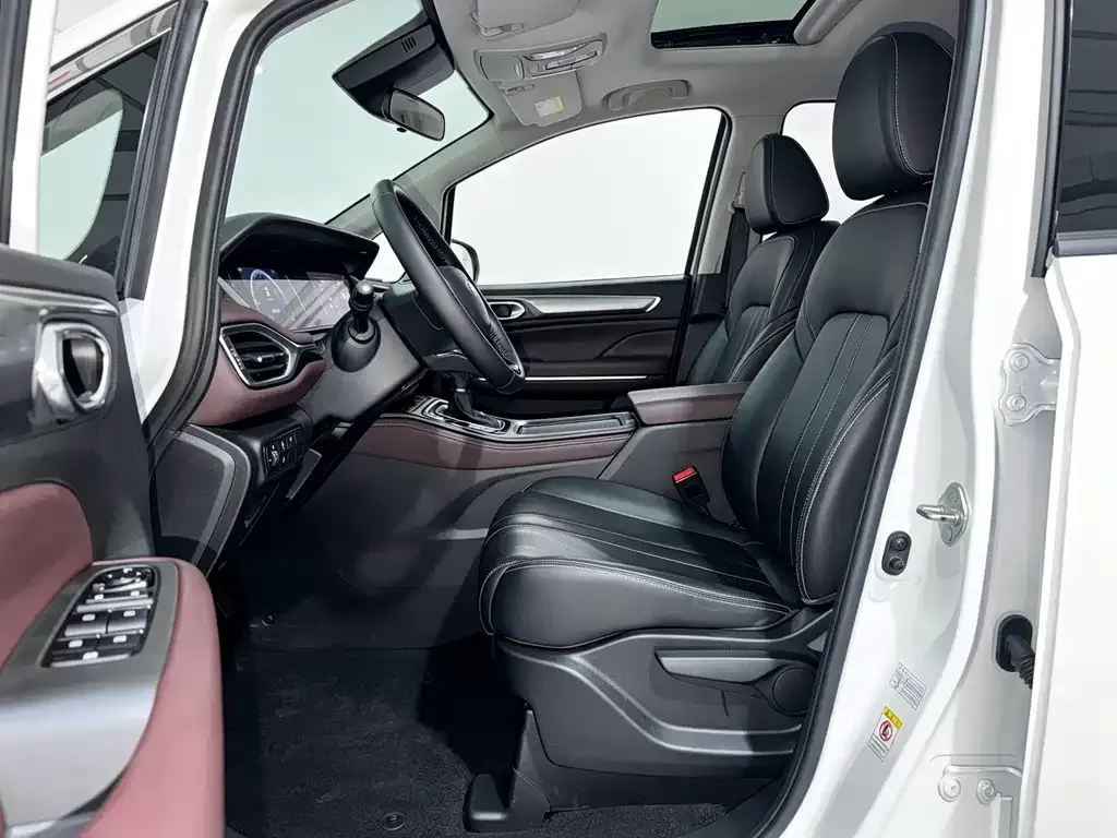 GAC Motor Trumpchi M6 — фото 3