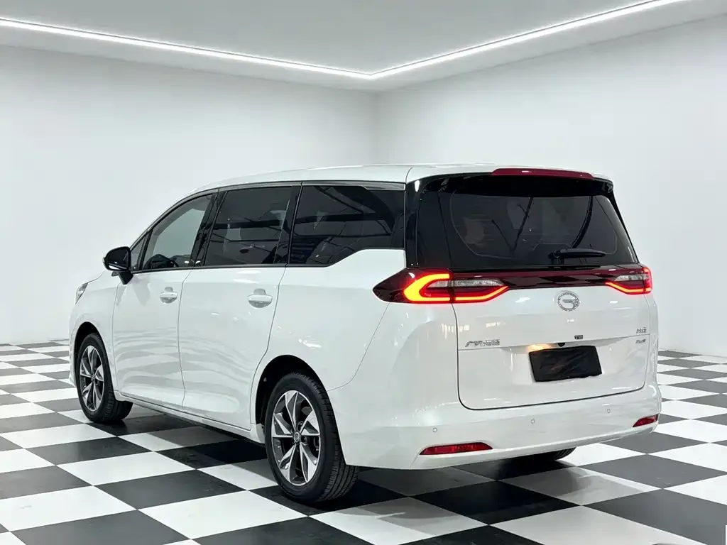 GAC Motor Trumpchi M6 — фото 8