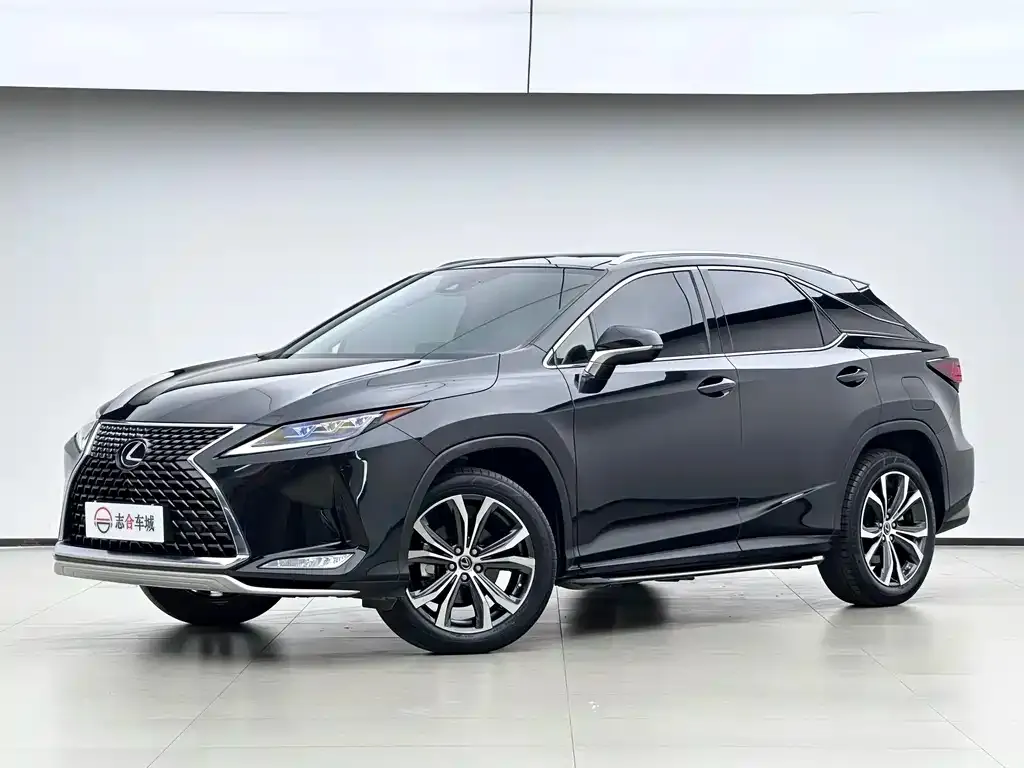 Lexus RX — фото 1