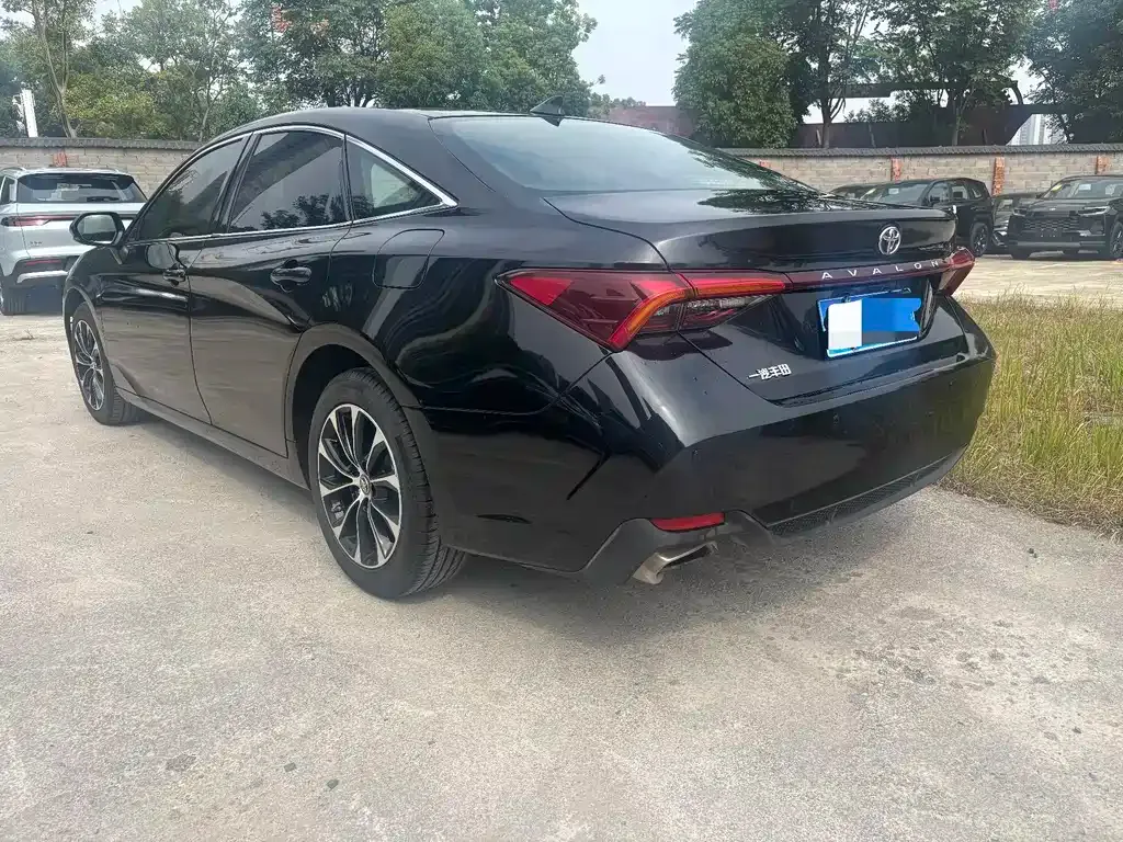 Toyota Avalon — фото 10