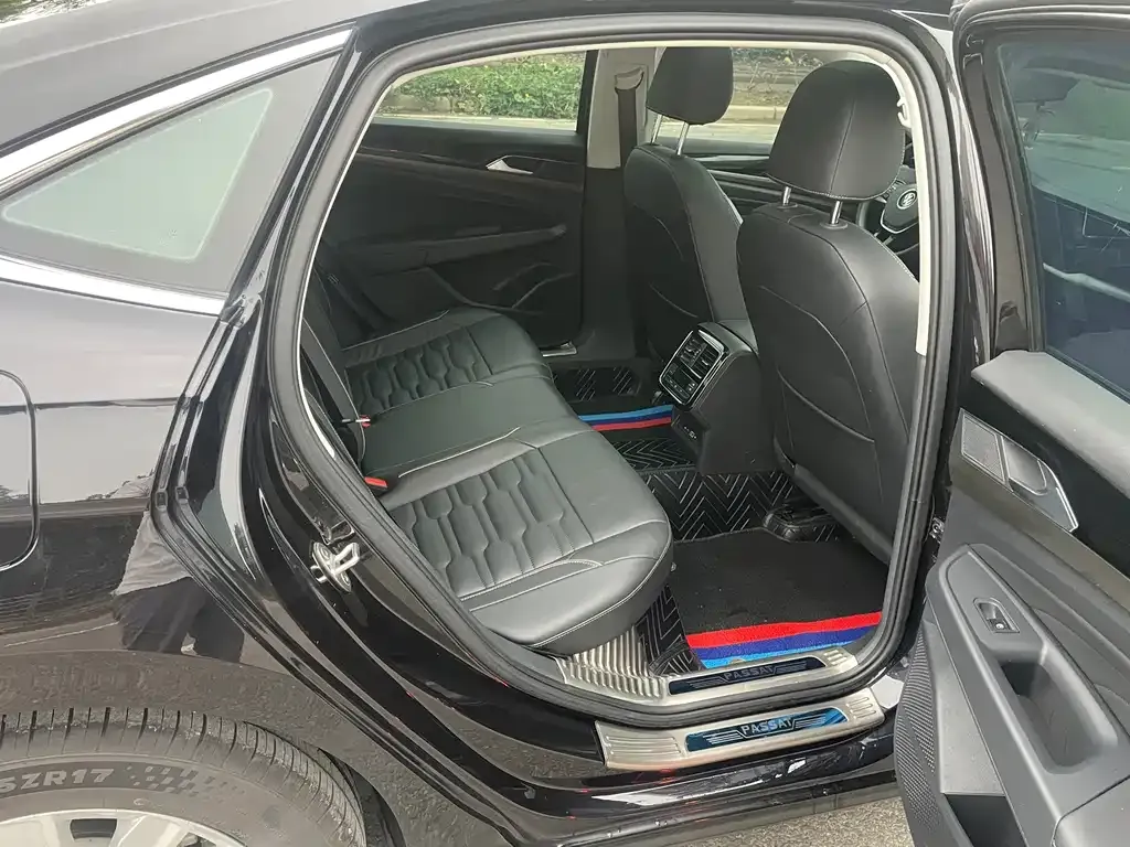 Volkswagen Passat — фото 3