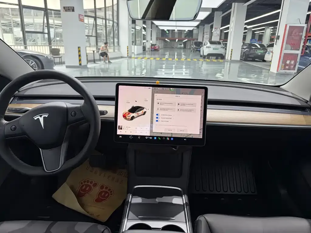 Tesla Model 3 — фото 3