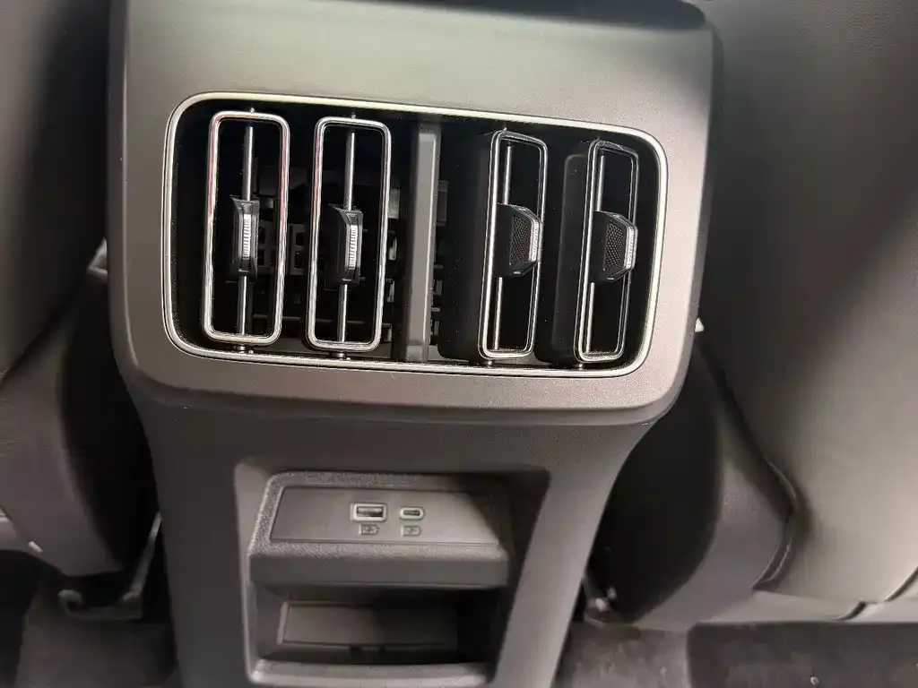 BYD L DM-i — фото 2
