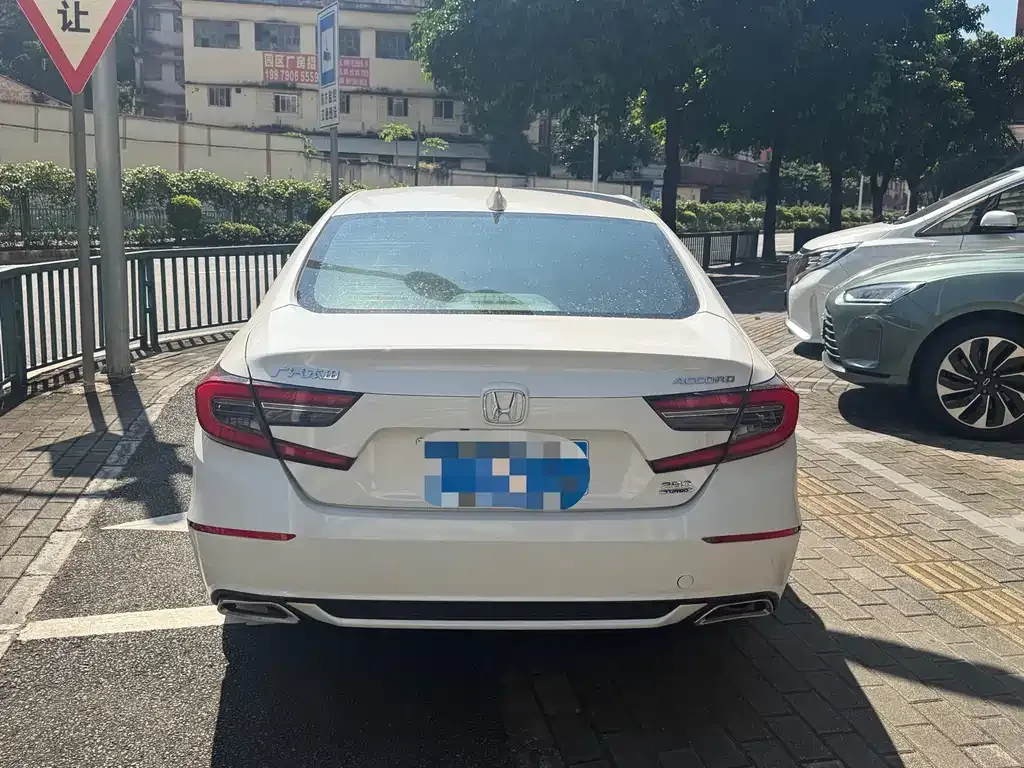 Honda Accord — фото 4