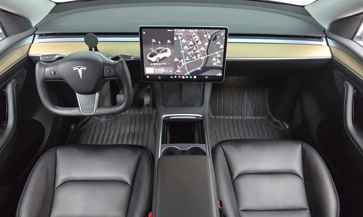 Tesla Model Y — фото 8