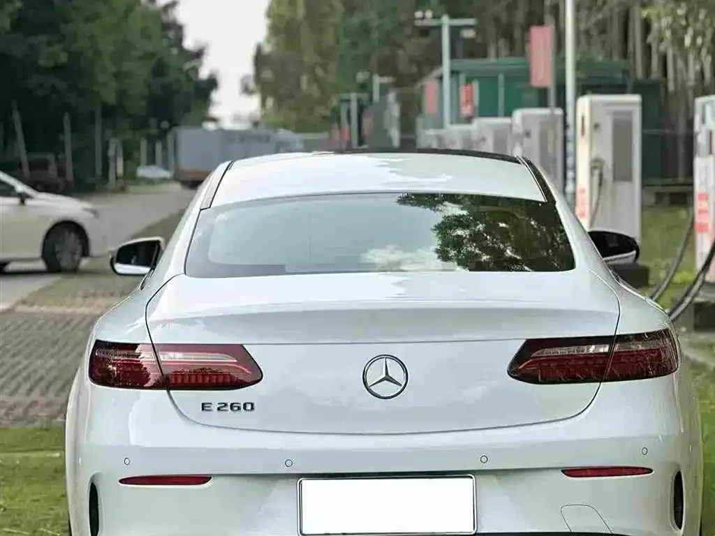 Mercedes-Benz E-Class (Import) — фото 4