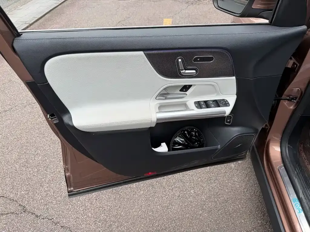 Mercedes-Benz EQA — фото 10