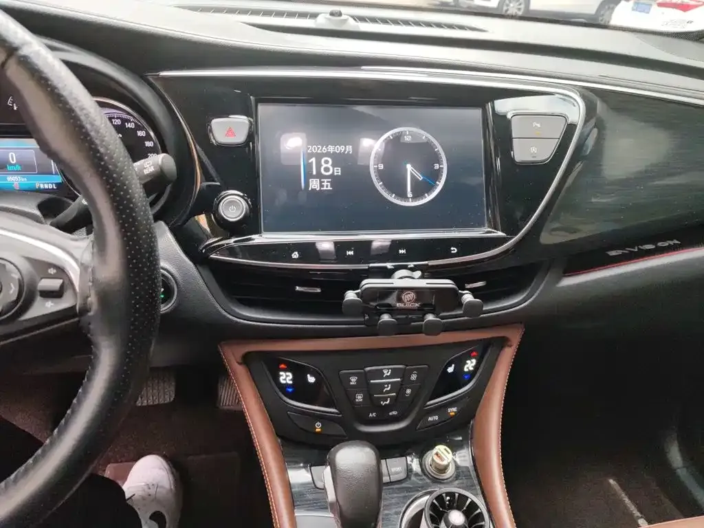 Buick Envision Plus — фото 3
