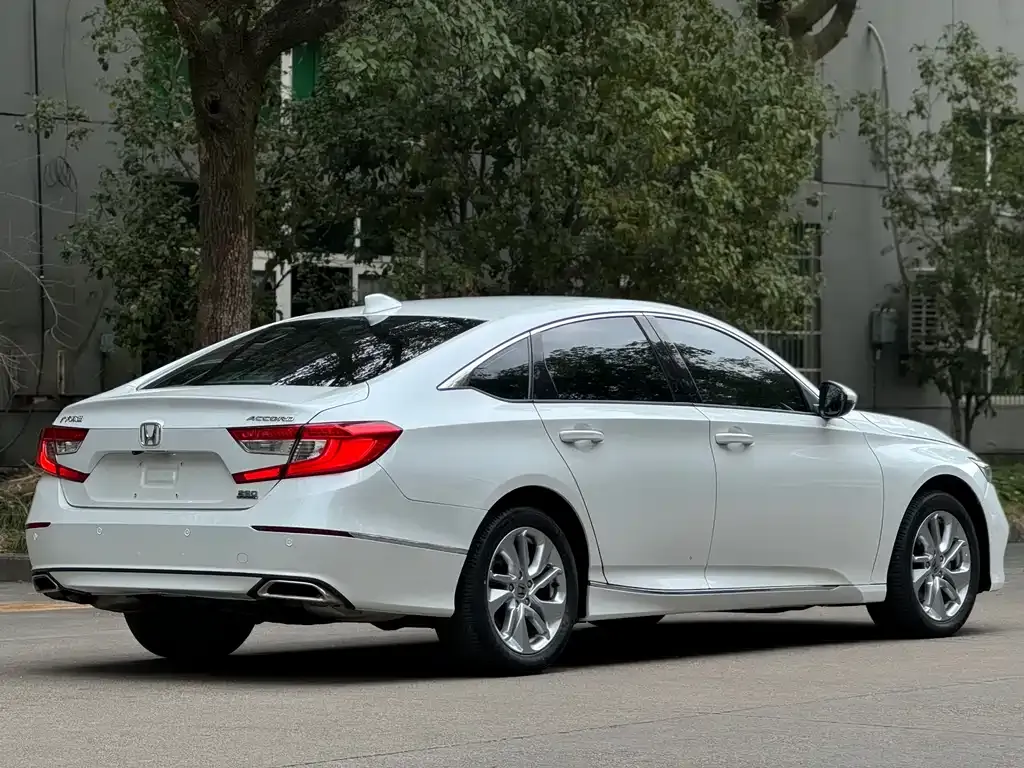 Honda Accord — фото 6