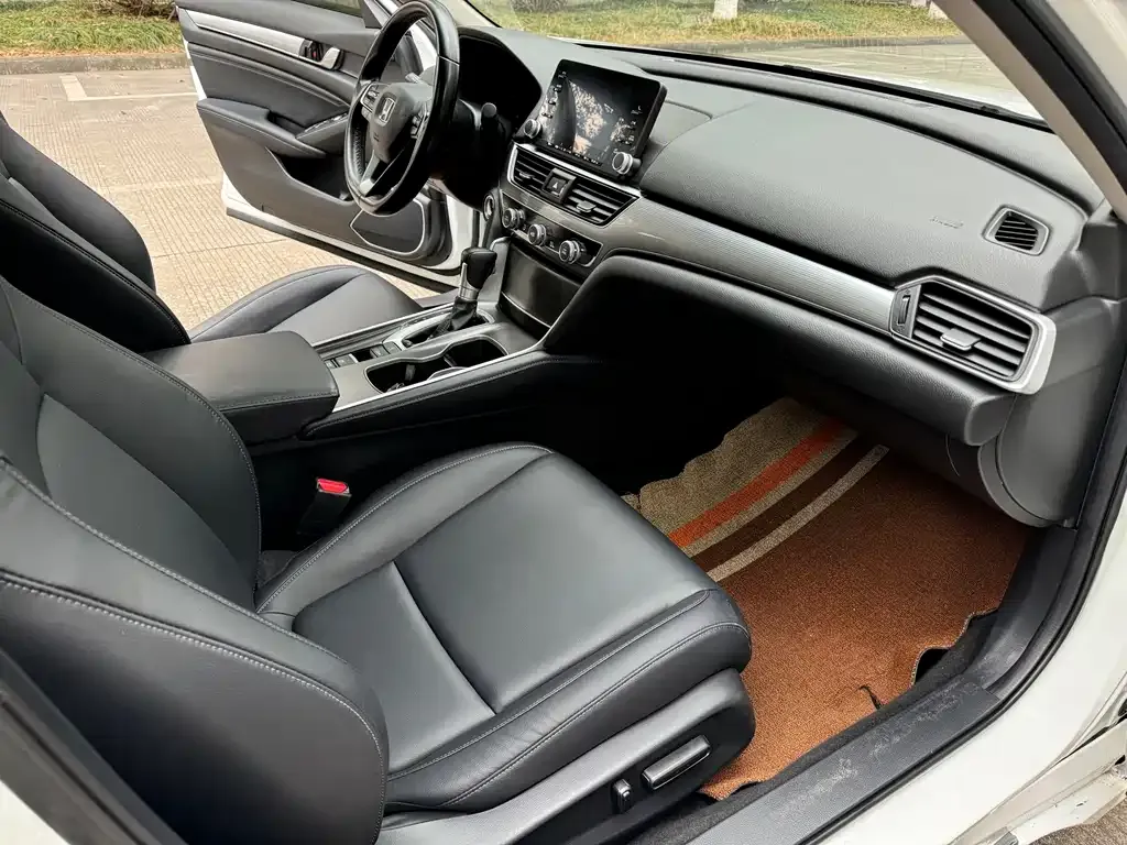 Honda Accord — фото 7