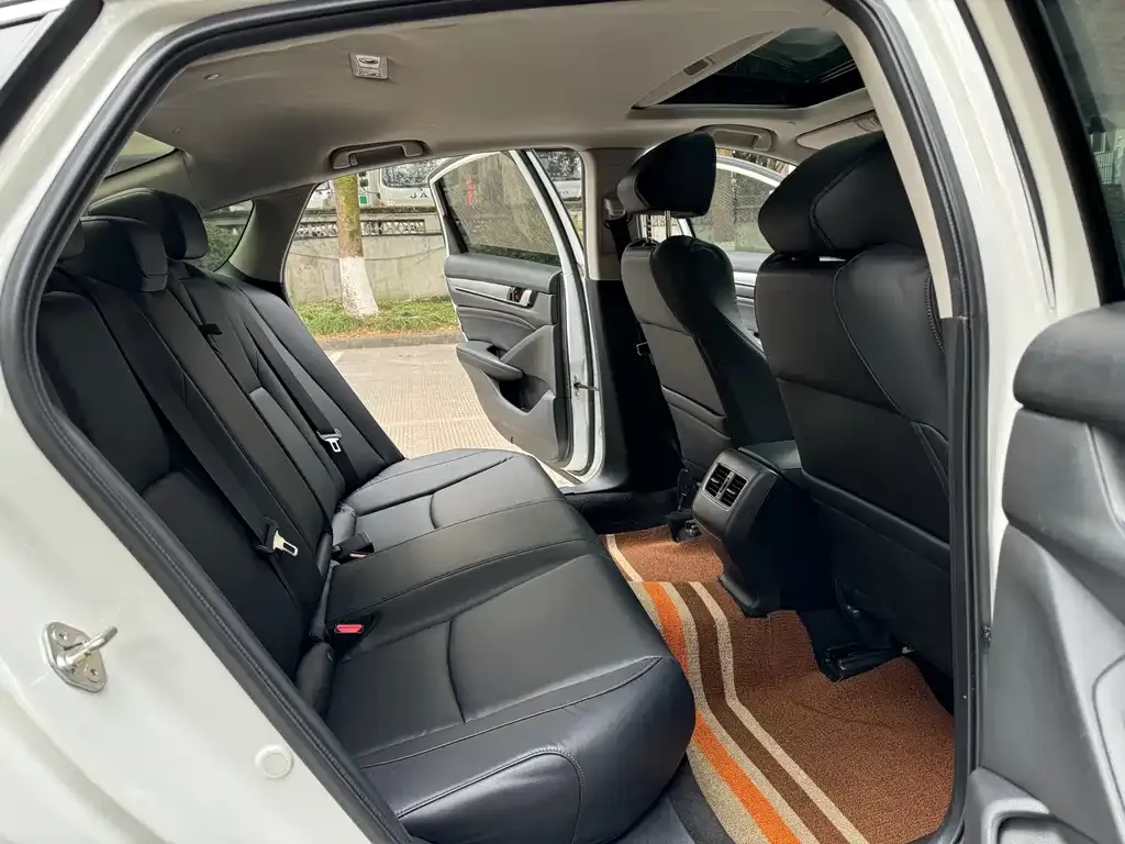 Honda Accord — фото 4