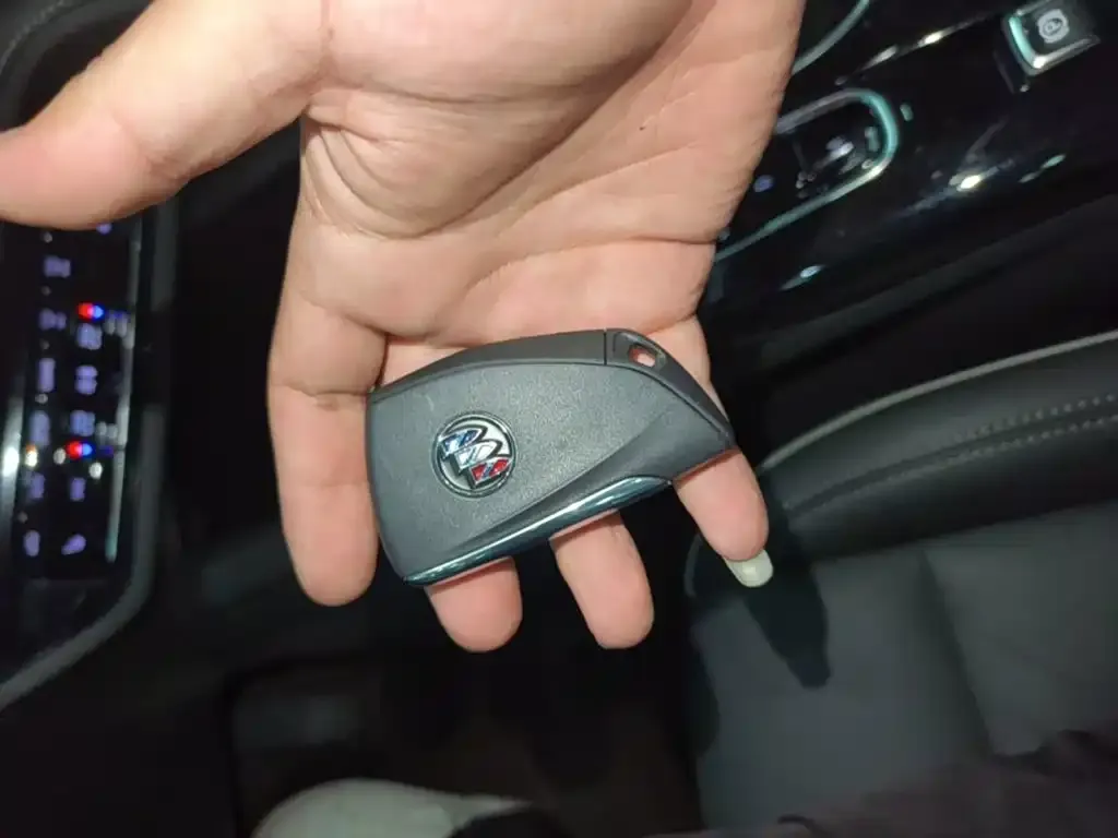 Buick Envision Plus — фото 3