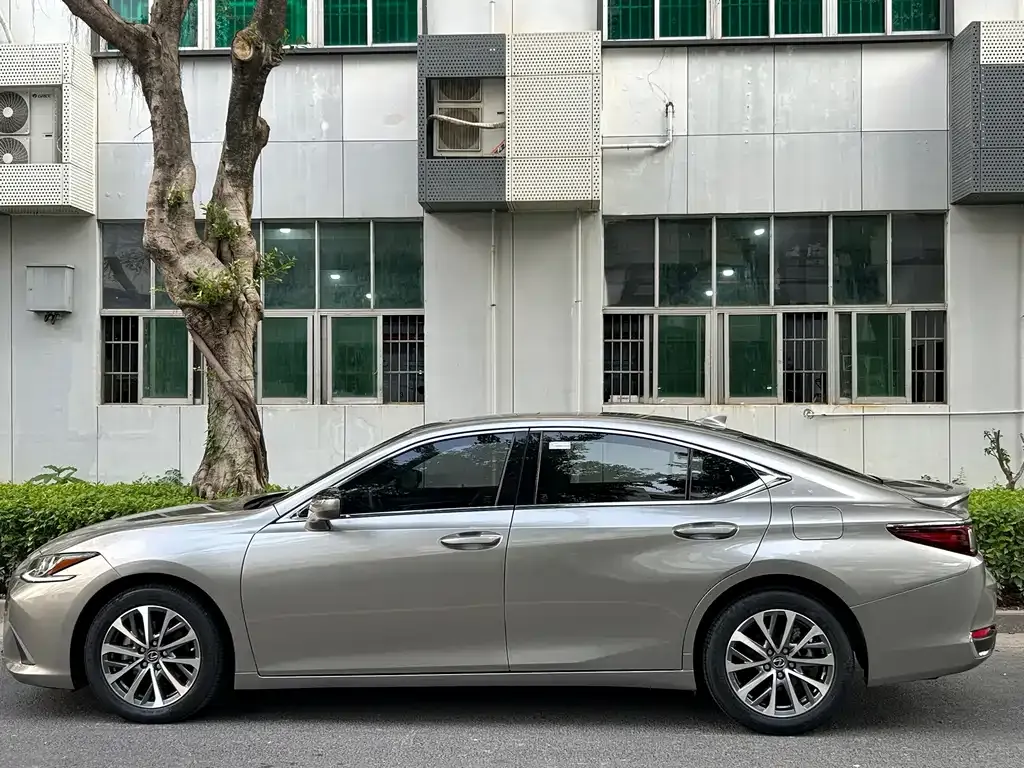 Lexus ES — фото 3