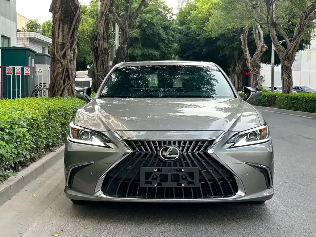 Lexus ES — фото 6
