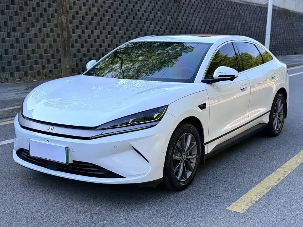 BYD Qin L — фото 1