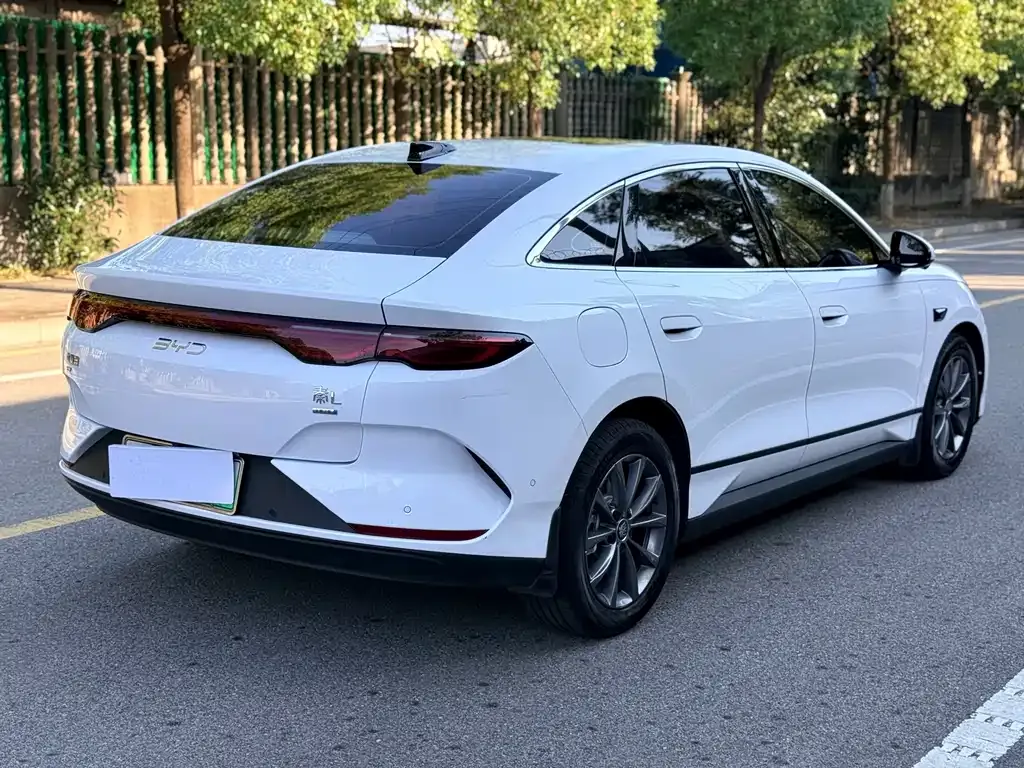 BYD Qin L — фото 7