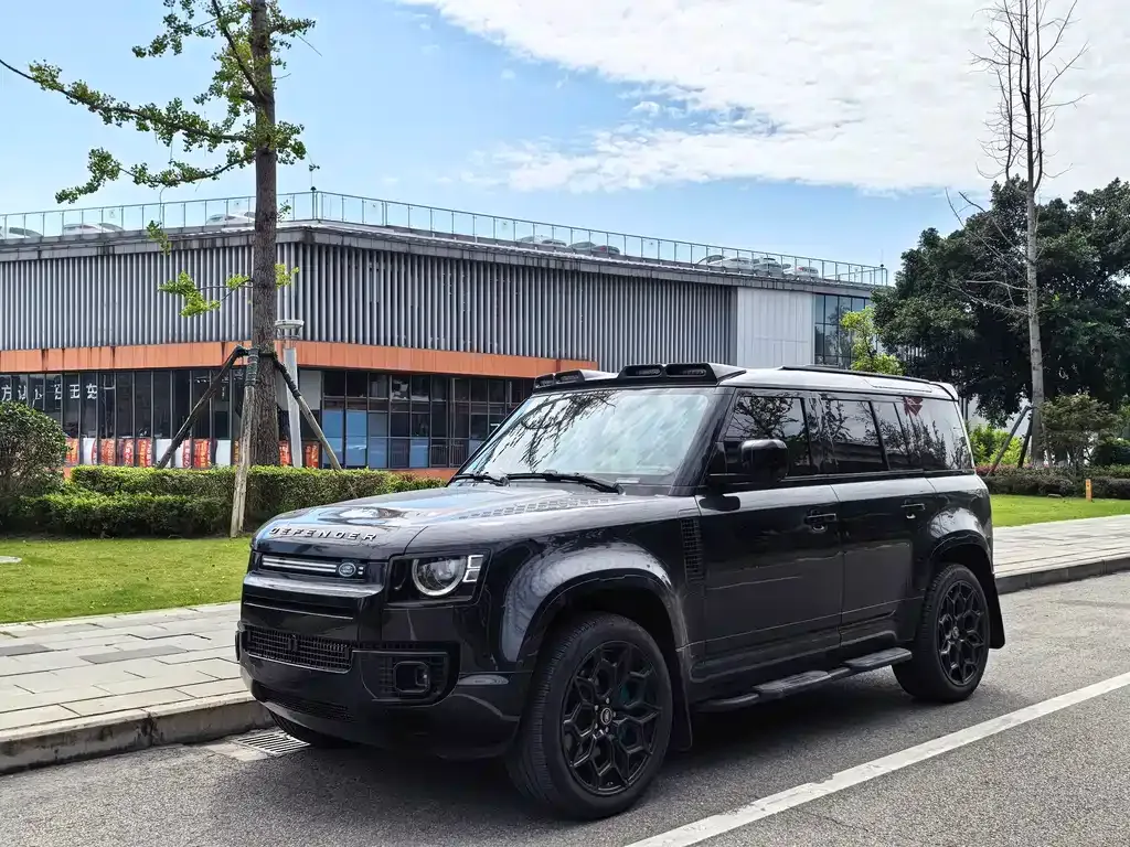 Land Rover Defender — фото 1