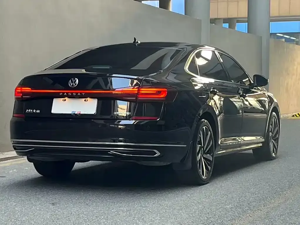 Volkswagen Passat — фото 7