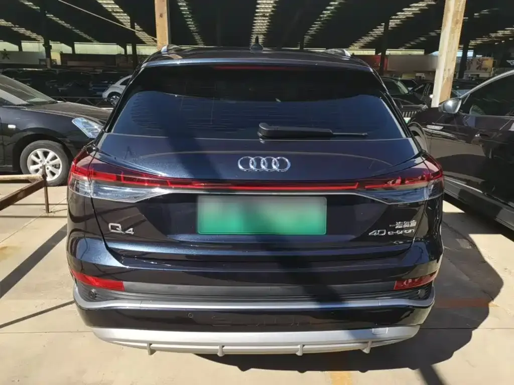 Audi Q4 e-tron — фото 4