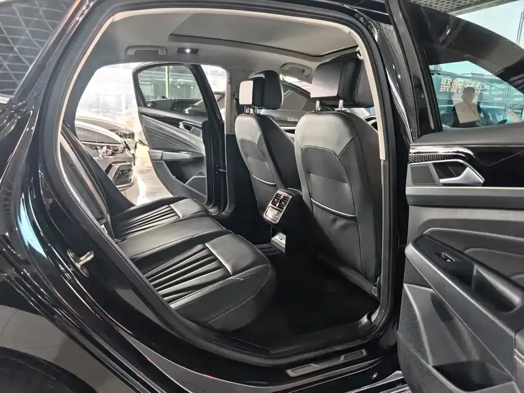 Volkswagen Passat — фото 8