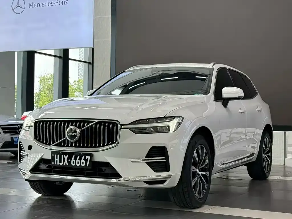 Volvo XC60 — фото 1