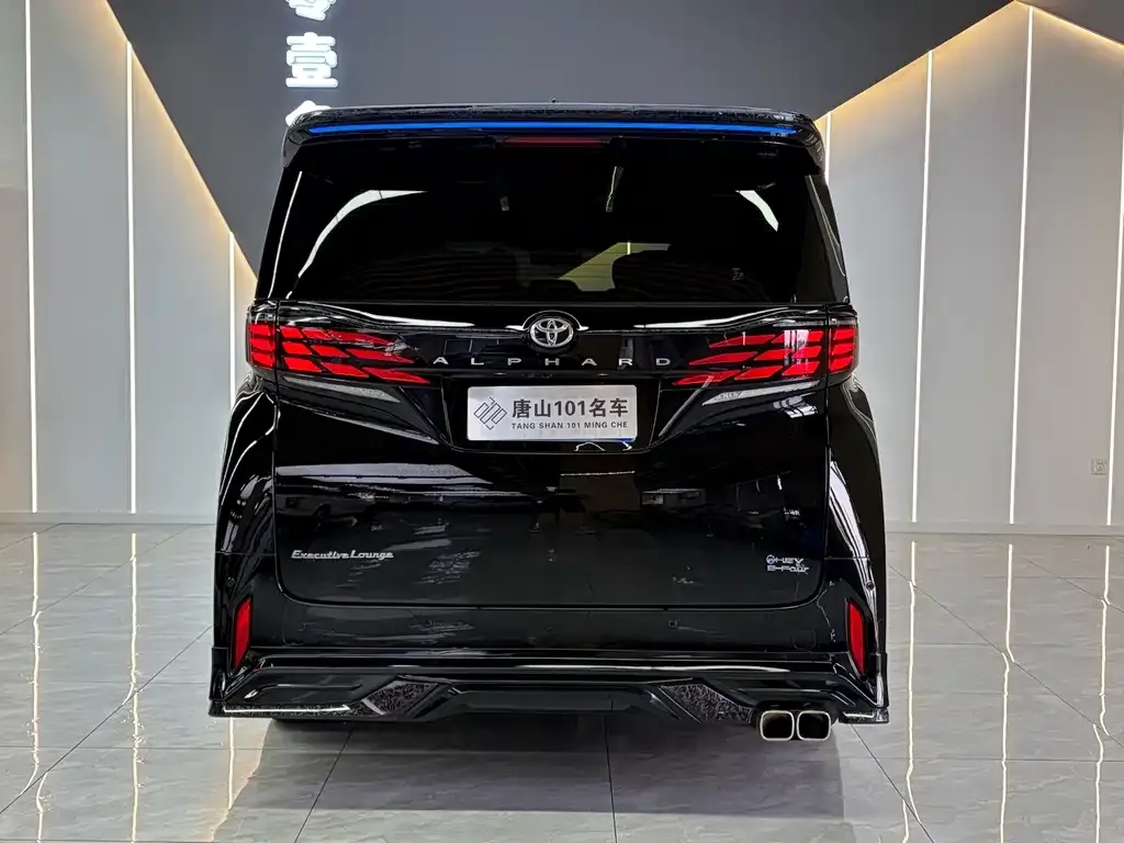 Toyota Alphard — фото 5