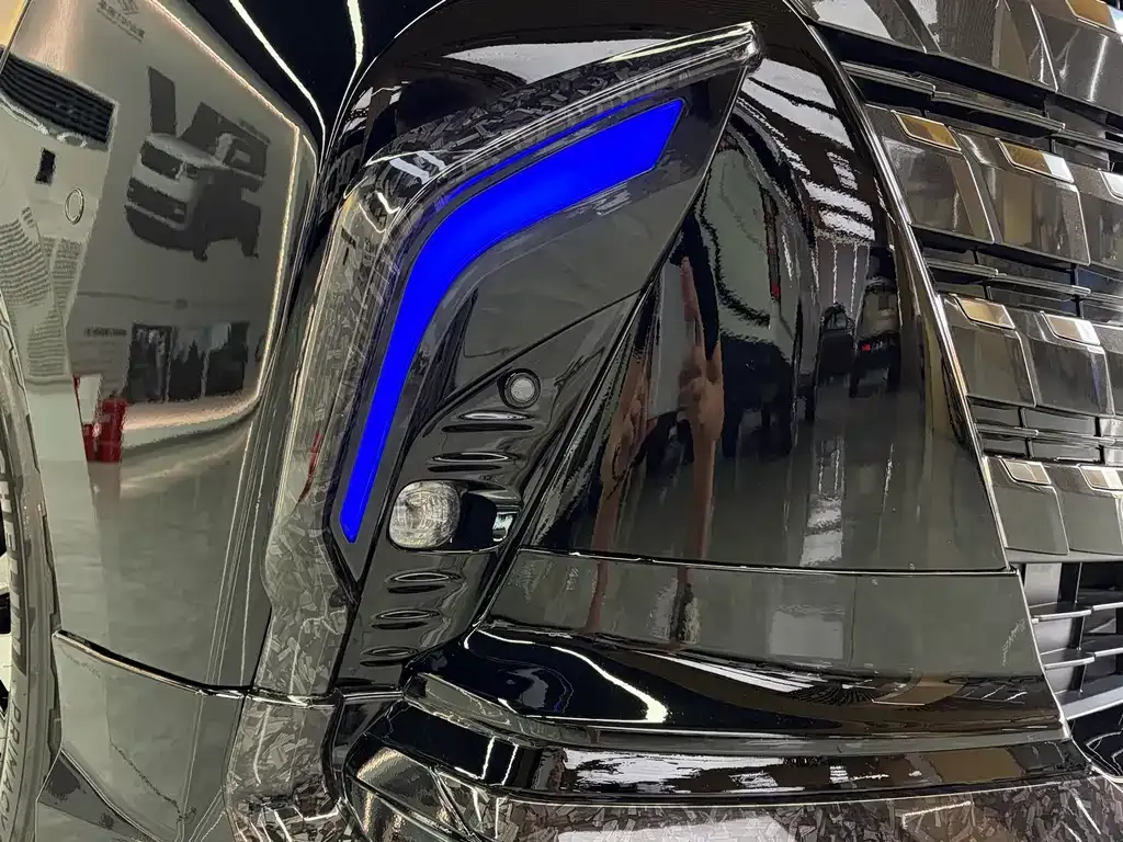 Toyota Alphard — фото 3